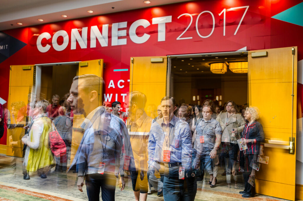 crowds at event tradeshow photography conference photography